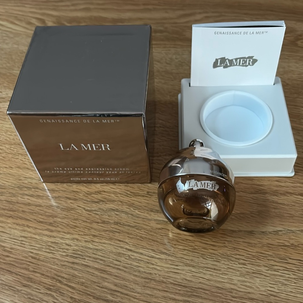 La Mer empty eye cream jar with box